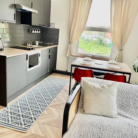 The Dance School - 1 And 2 Bedroom Apartments In The Heart Of Chesterfield Exterior photo