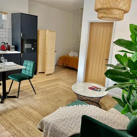 The Dance School - 1 And 2 Bedroom Apartments In The Heart Of Chesterfield Exterior photo