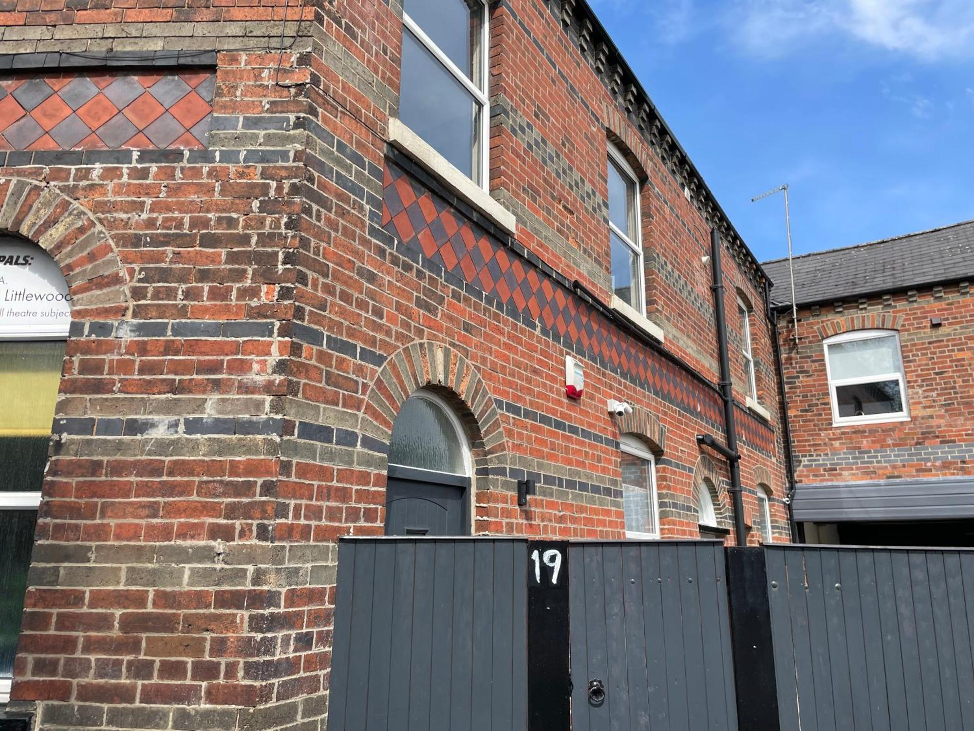 The Dance School - 1 And 2 Bedroom In The Heart Of Apartment *